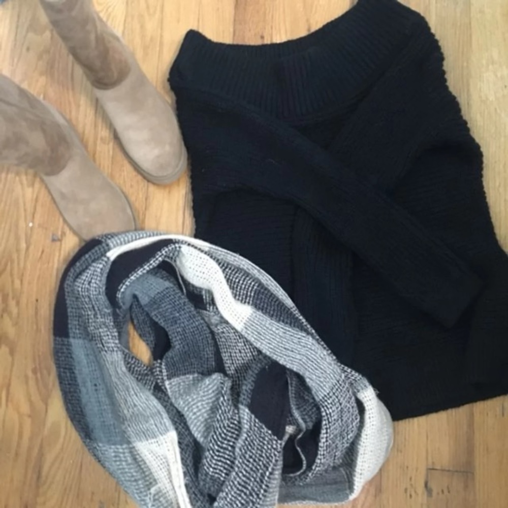 Express Sweater - Picture 2 of 2